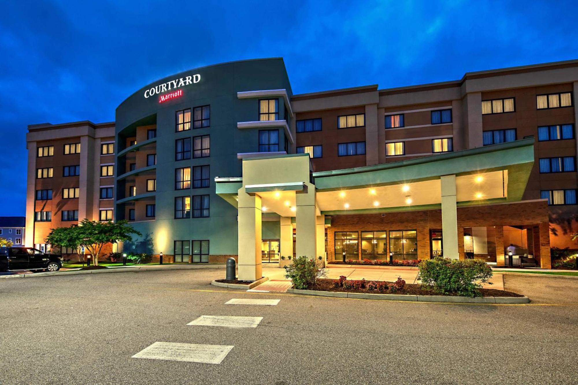 Courtyard Newport News Airport Hotel Kültér fotó