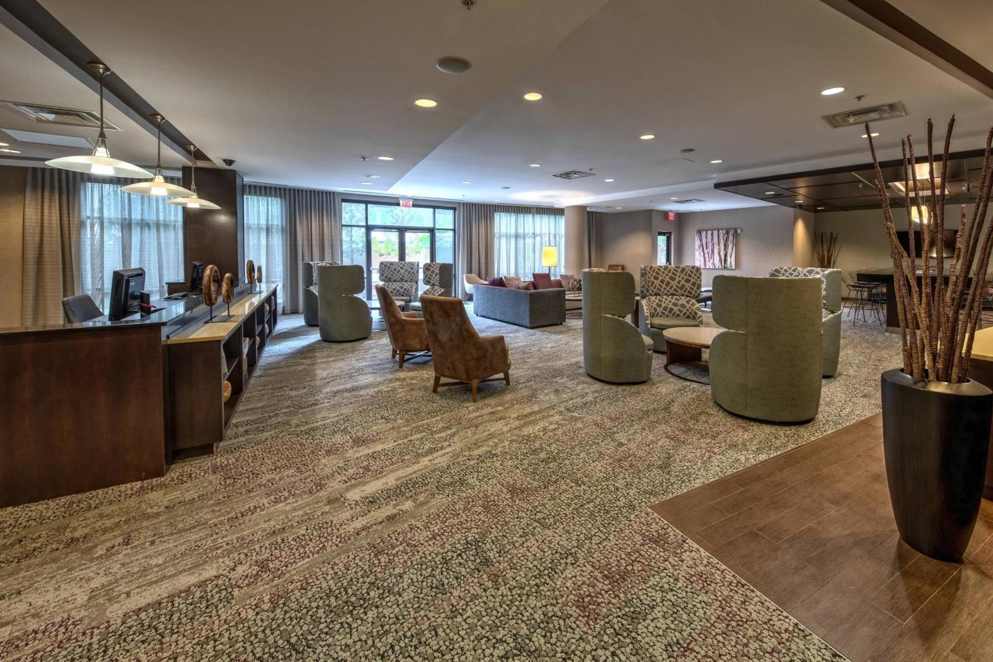 Courtyard Newport News Airport Hotel Kültér fotó