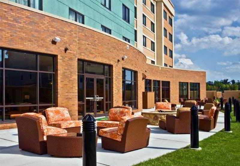 Courtyard Newport News Airport Hotel Kültér fotó