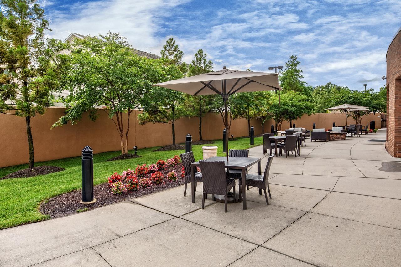 Courtyard Newport News Airport Hotel Kültér fotó
