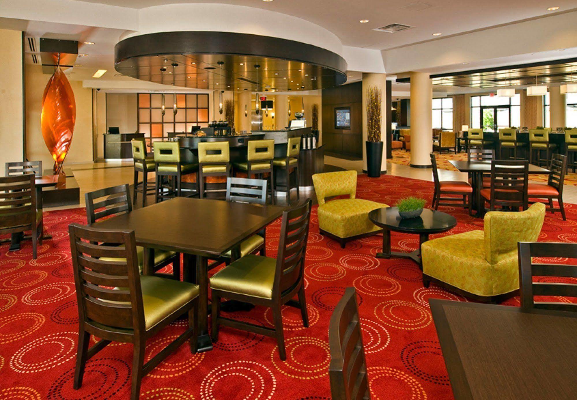Courtyard Newport News Airport Hotel Kültér fotó